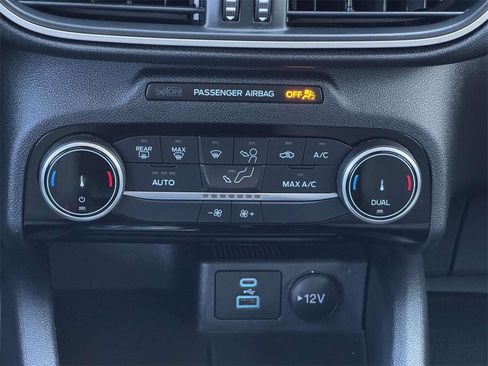 Used 2022 Ford Escape SE w/ SE Sport Appearance Package image 5
