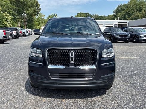 Used 2023 Lincoln Navigator L Reserve w/ Equipment Group 201A AWD/4WD image 2