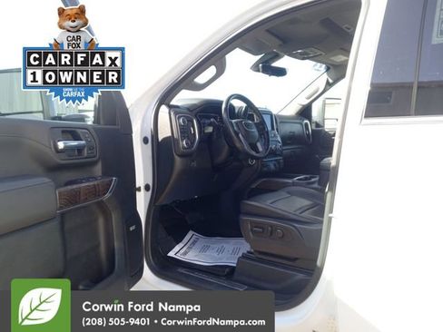 Used 2022 GMC Sierra 3500 Denali w/ Denali Ultimate Package image 9