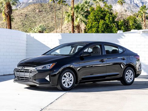 Used 2020 Hyundai Elantra SE image 1
