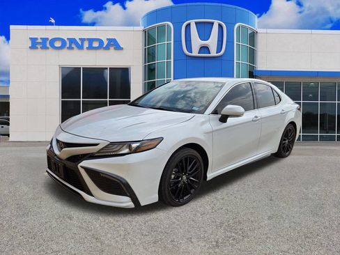 Used 2024 Toyota Camry XSE FWD image 17