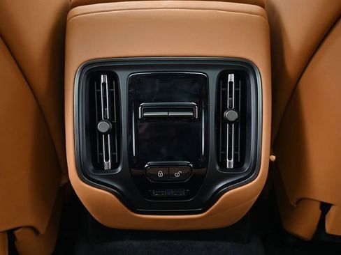 Used 2025 Aston Martin DBX 707 AWD/4WD image 8