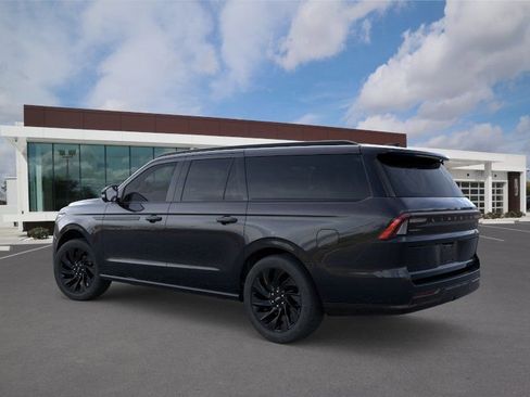 New 2025 Lincoln Navigator L Reserve w/ Jet Appearance Package AWD/4WD image 4