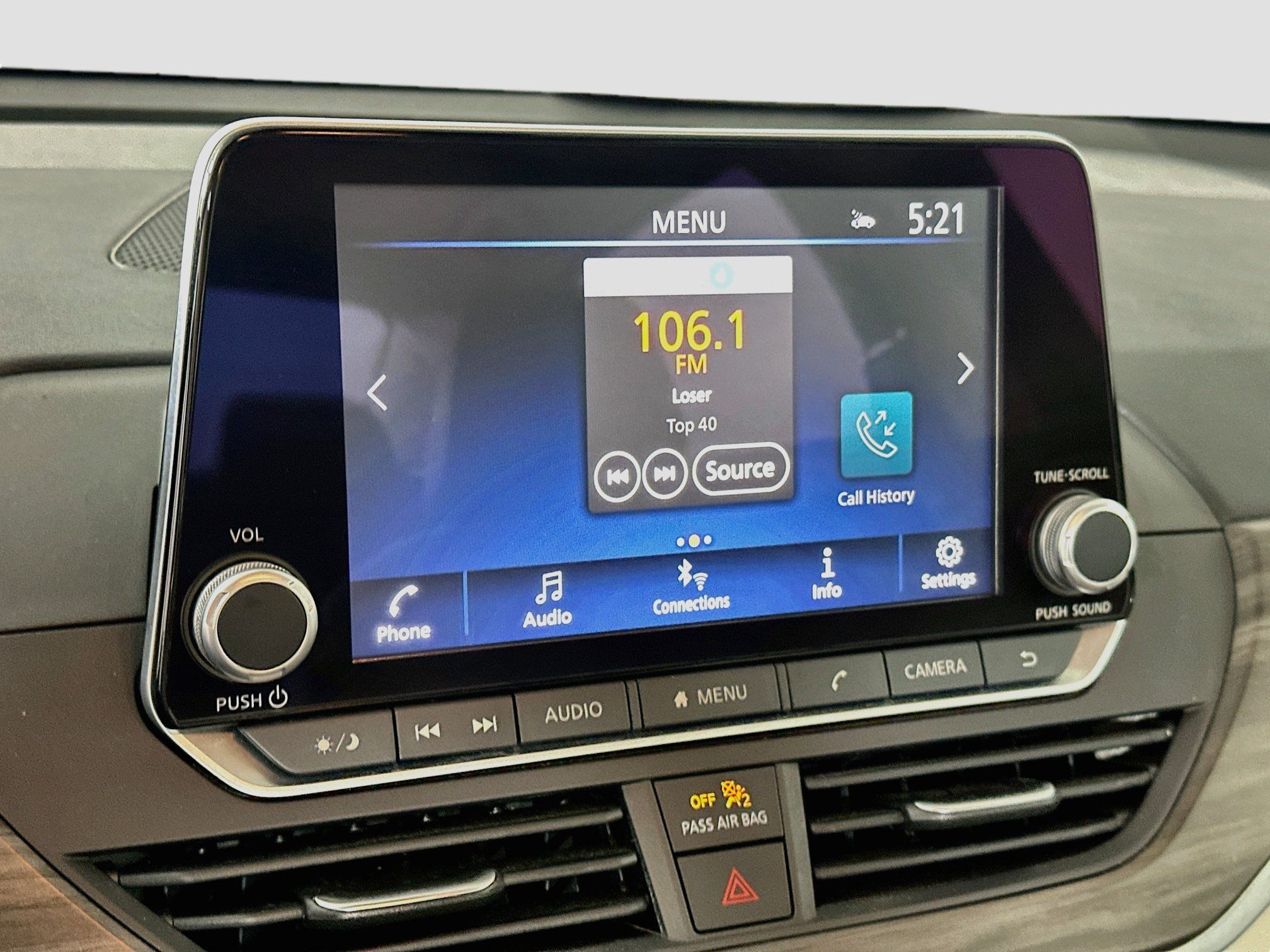 Used 2025 Nissan Altima 2.5 SV FWD image 19