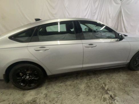 Certified 2025 Honda Accord SE image 9