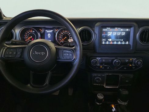 Used 2023 Jeep Gladiator Sport AWD/4WD image 16
