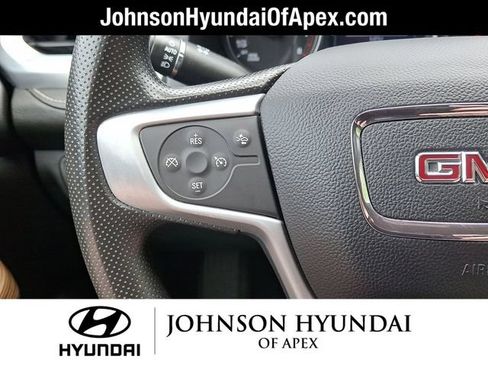 Used 2023 GMC Acadia SLE FWD image 19