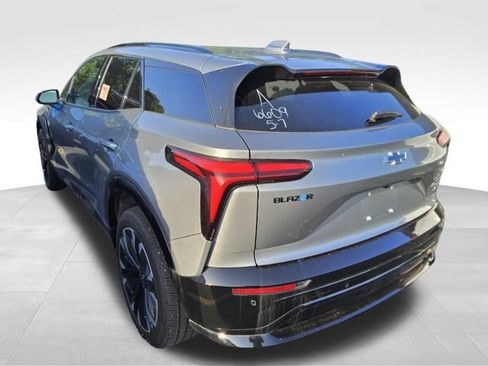 Used 2025 Chevrolet Blazer EV RS AWD/4WD image 4