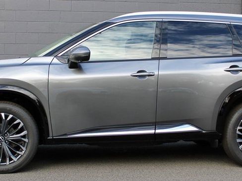 New 2026 Nissan Rogue Platinum w/ Platinum Premium Package image 2