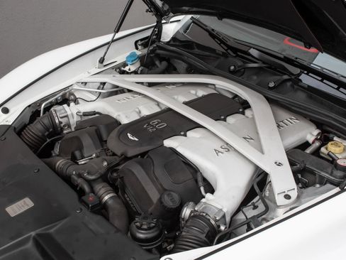 Used 2014 Aston Martin Vanquish Coupe RWD image 26