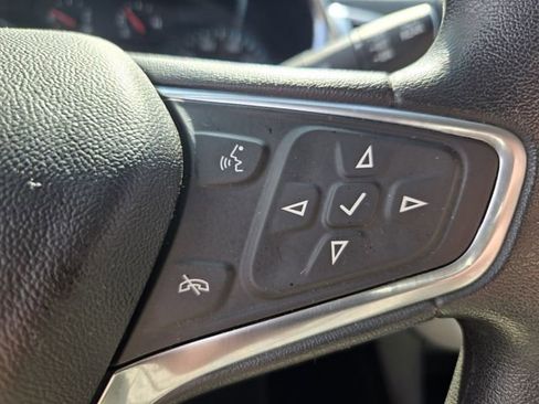 Used 2018 Chevrolet Equinox LS image 25