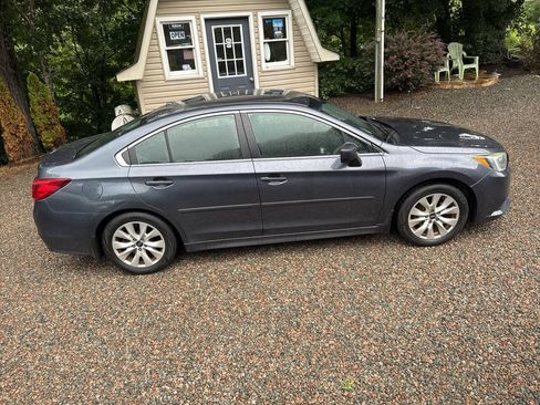 Used 2015 Subaru Legacy 2.5i Premium AWD/4WD image 5