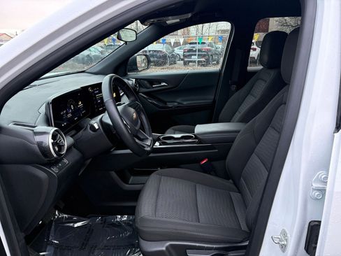 Used 2025 Chevrolet Equinox LT image 25