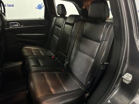 Used 2018 Jeep Grand Cherokee Overland AWD/4WD image 14