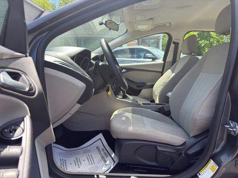 Used 2016 Ford Focus SE FWD image 19