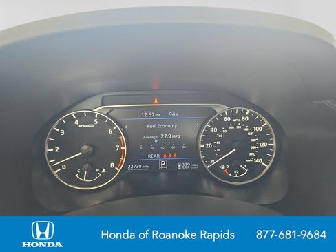 Used 2025 Nissan Altima 2.5 SV FWD image 14