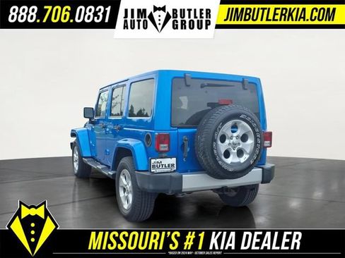 Used 2015 Jeep Wrangler Unlimited Sahara w/ Dual Top Group AWD/4WD image 4