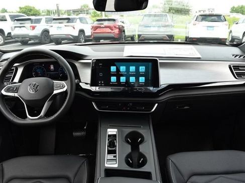 New 2026 Volkswagen Atlas Cross Sport SE AWD/4WD image 7