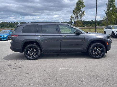New 2026 Jeep Grand Cherokee L Limited w/ Limited Altitude Package AWD/4WD image 8