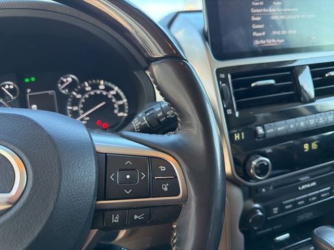 Used 2022 Lexus GX 460 Premium w/ Premium Plus Package image 39