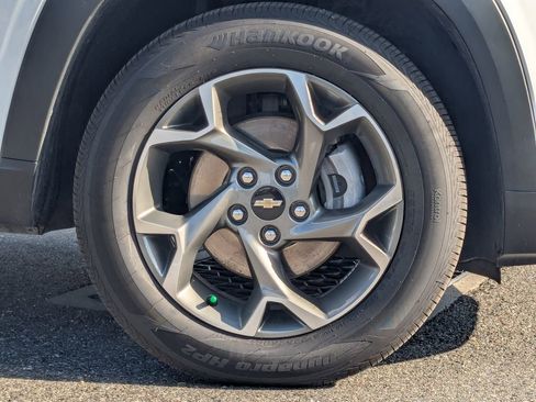 Used 2025 Chevrolet Trax LT image 12