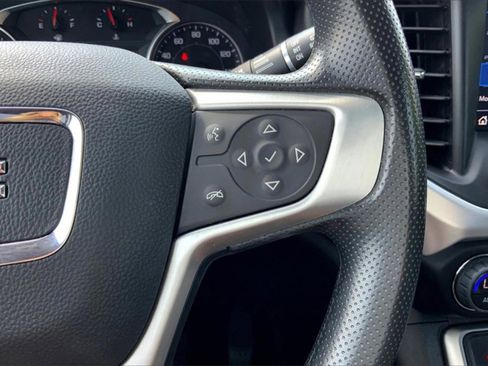 Used 2023 GMC Acadia SLE image 25