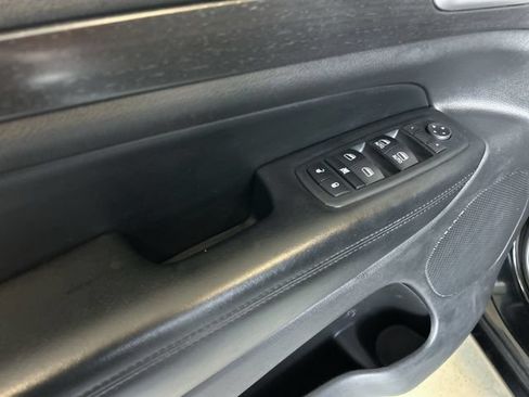 Used 2018 Jeep Grand Cherokee Altitude AWD/4WD image 26