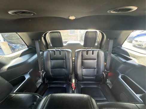 Used 2017 Ford Explorer XLT w/ Equipment Group 202A image 30