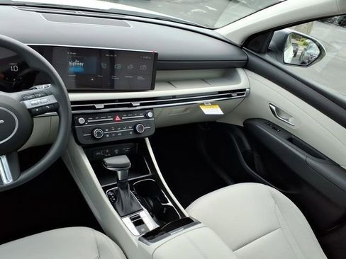 New 2026 Hyundai Tucson SE FWD image 12