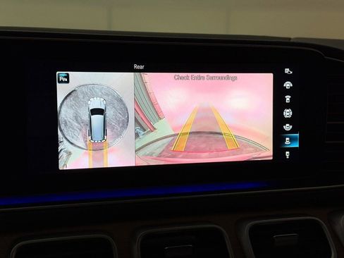 Used 2023 Mercedes-Benz GLS 450 4MATIC image 34