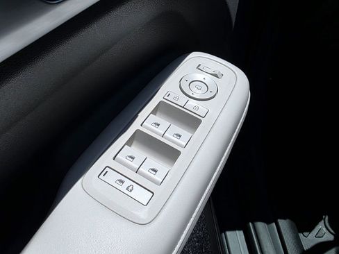 Used 2025 Hyundai Santa Fe Limited FWD image 18