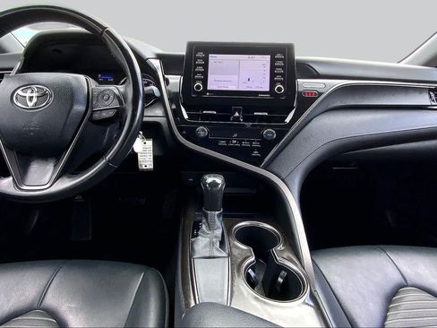 Used 2021 Toyota Camry SE FWD image 15