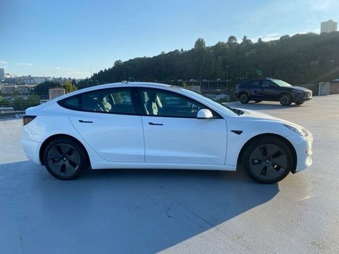 Used 2021 Tesla Model 3 Standard Range Plus RWD image 2