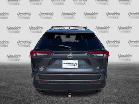 Used 2020 Toyota RAV4 LE AWD/4WD image 9