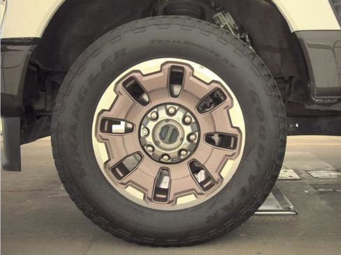 Used 2024 Ford F250 King Ranch w/ FX4 Off-Road Package image 10