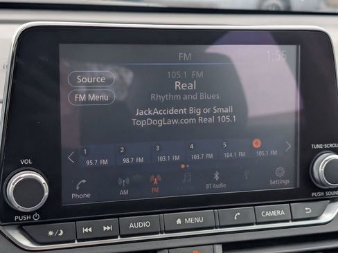 Used 2024 Nissan Altima 2.5 SV image 15