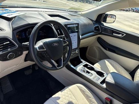 Certified 2024 Ford Edge Titanium image 6
