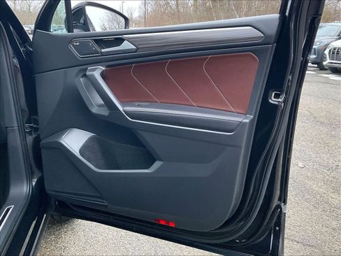 Used 2023 Volkswagen Tiguan SEL R-Line image 12