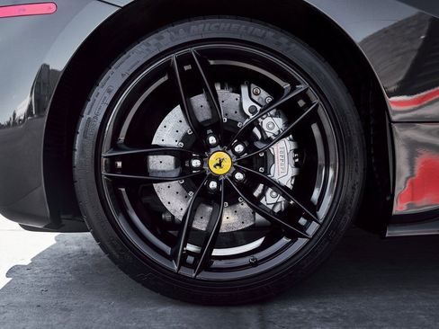 Used 2018 Ferrari 488 Spider image 27