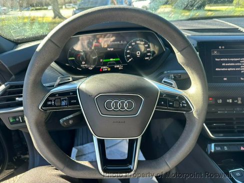 Used 2022 Audi e-tron GT Premium Plus w/ Performance Package image 13