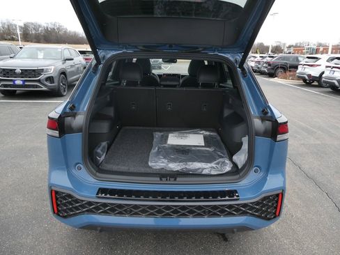 New 2026 Volkswagen Tiguan SE R-Line AWD/4WD image 8