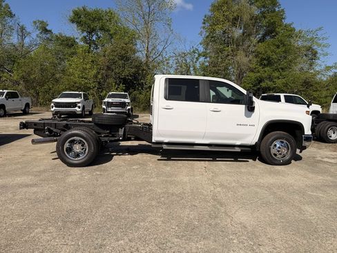 New 2026 Chevrolet Silverado 3500 LT w/ Convenience Package AWD/4WD image 8