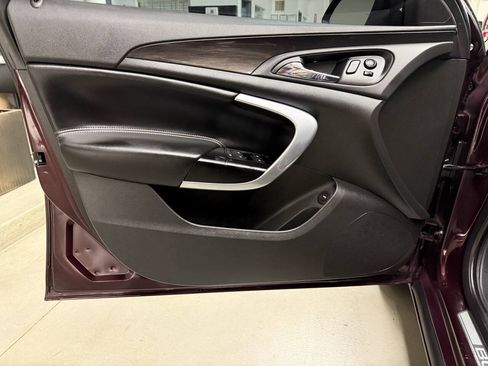 Used 2017 Buick Regal Sport Touring FWD image 10