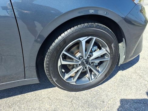 Used 2023 Kia Forte LXS image 9