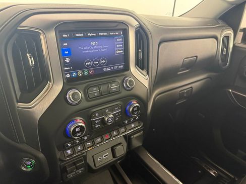 Used 2021 GMC Sierra 3500 SLT w/ SLT Premium Package AWD/4WD image 28