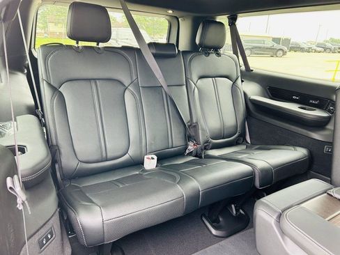 New 2024 Jeep Grand Wagoneer L 4WD w/ Convenience Group III image 36