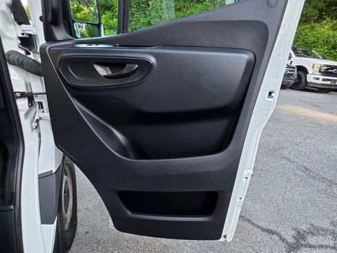 Used 2021 Mercedes-Benz Sprinter 2500 image 33