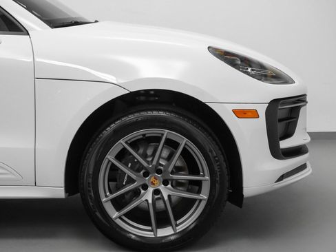 Used 2025 Porsche Macan image 16