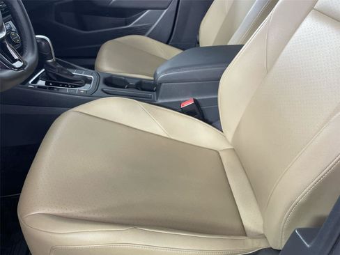 Used 2019 Volkswagen Jetta SEL w/ Cold Weather Package FWD image 11