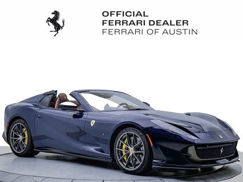 Used 2022 Ferrari 812 GTS RWD image 2